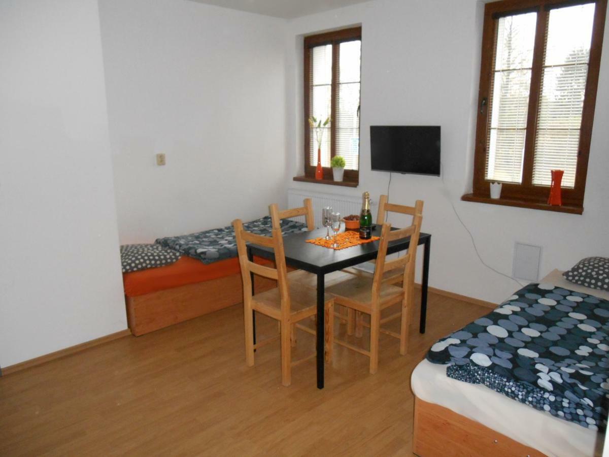Penzion V Zatáčce Plzeň Exterior foto